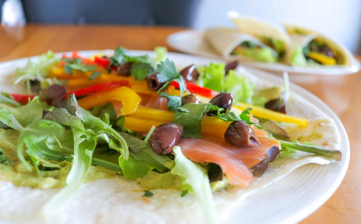 Zalmwrap met paprika en guacamole Healthtastic