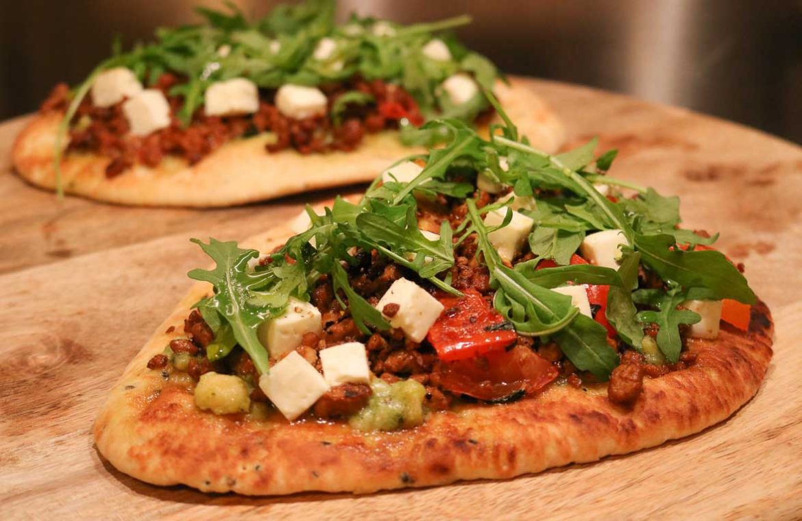 naanpizza_met_vega_gehakt_en_feta