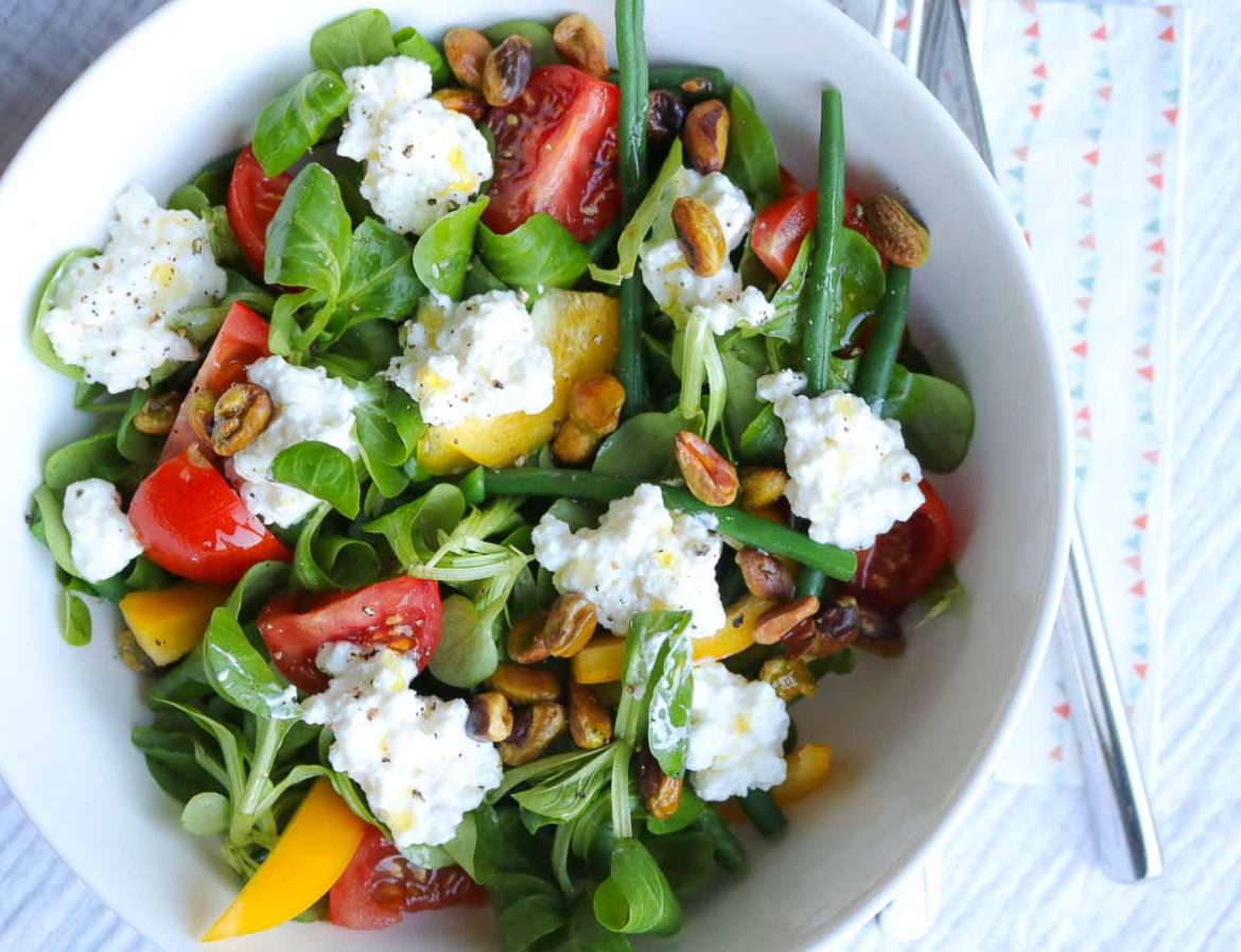 Bonensalade_met_huttenkase_en_pistachenootjes