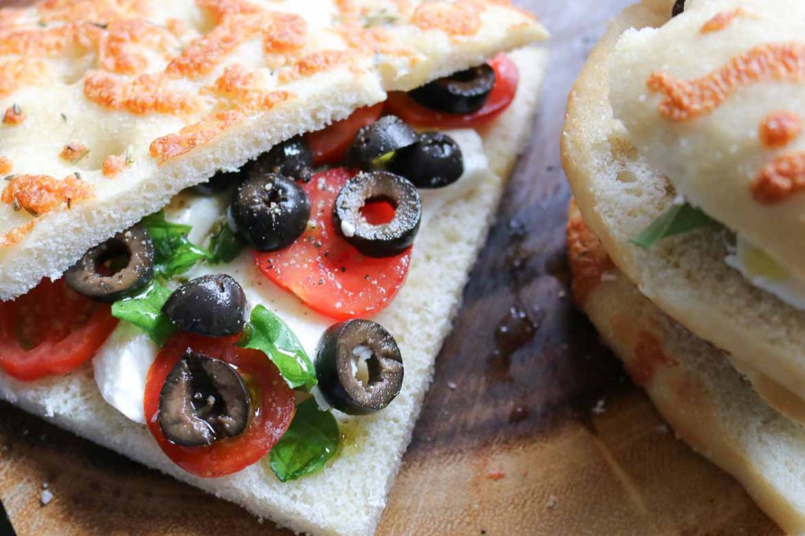 Foccacia_mozzarella_tomaat
