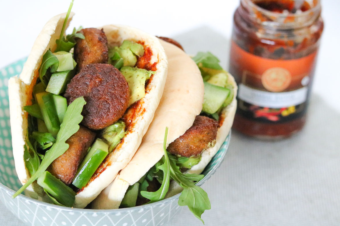 Pitabroodjes_met_falafel_avocado_komkommer