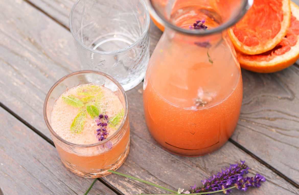 Zomerse_Grapefruit_lavendel_juice_boven