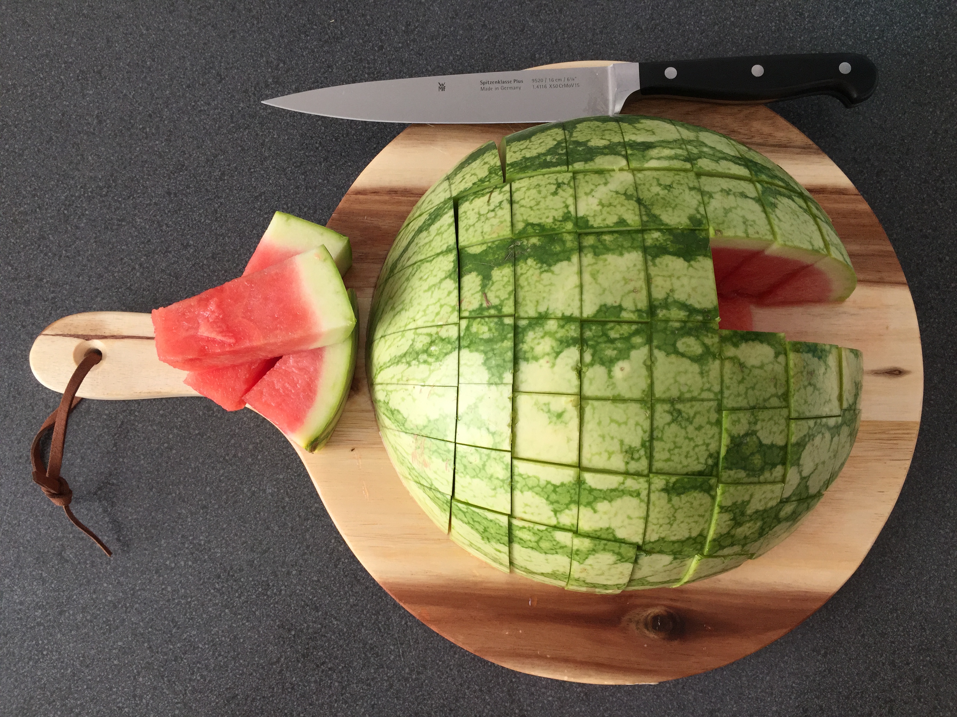 Watermeloen_snijden