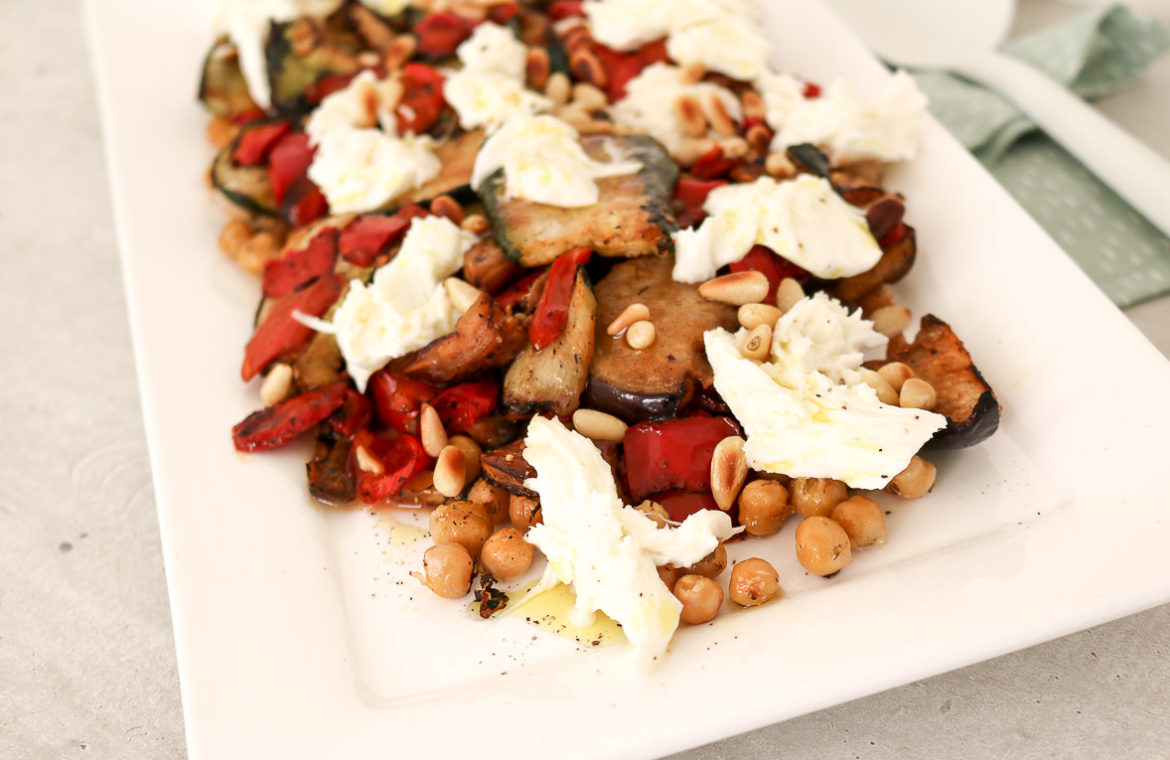 Gegrilde-groenten-mozzarella-kikkererwten