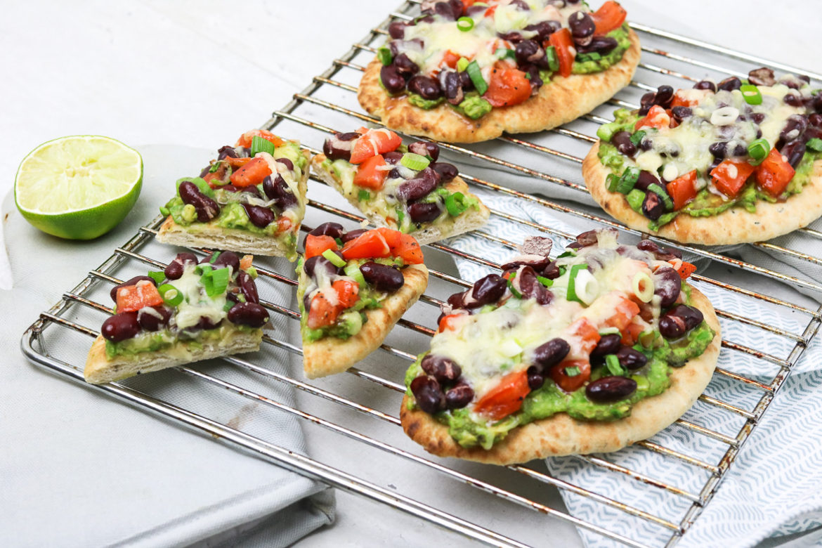 Naanbrood-hapje-kidney-bonen-avocado-tomaat-3