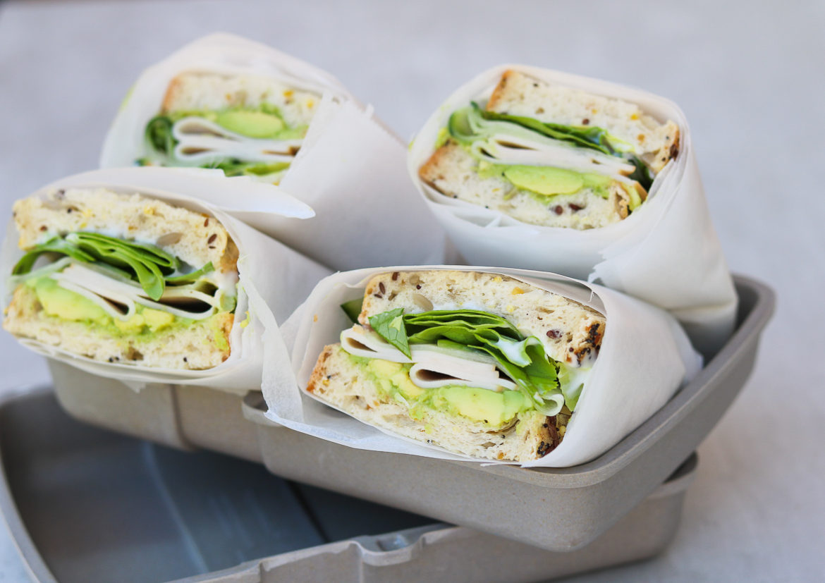 Sandwich-avocado-komkommer-kipfilet-2